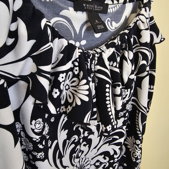 White House Black Market Black and White Floral Tank Top - Picture 4 of 13